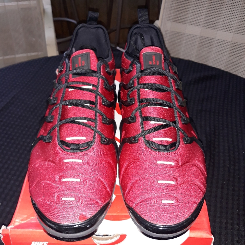 Nike Vapor Max Plus University Red and Black